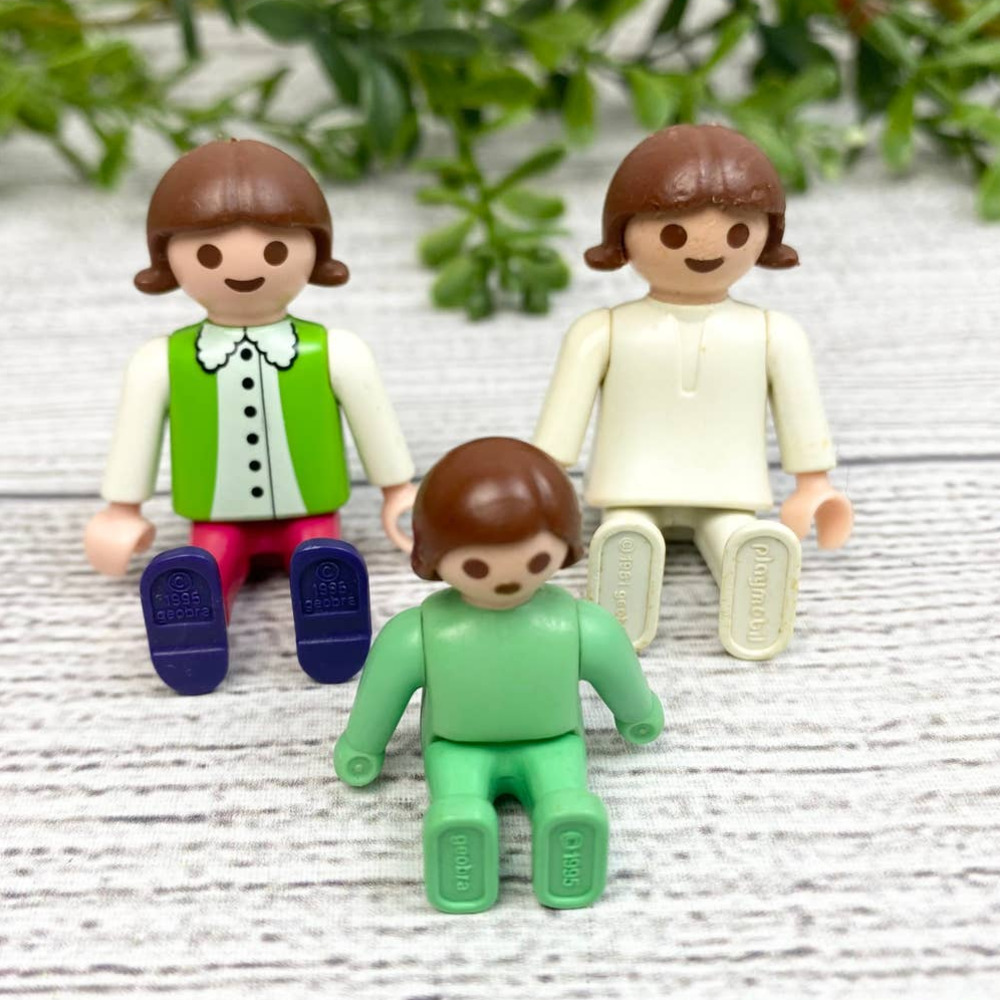 VNT GOOBRA 1995 and VNT Playmobil Figure Set of Three - Picture 2 of 8